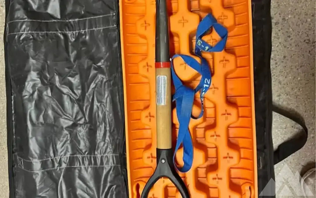 X-Bull Traction Boards w/ Shovel — used gear for sale