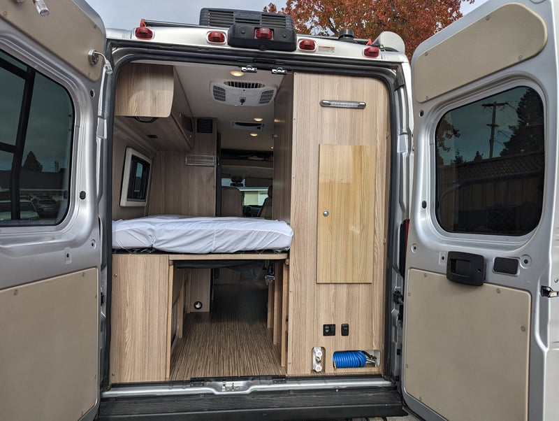  featuring a kitchenette — photo 10