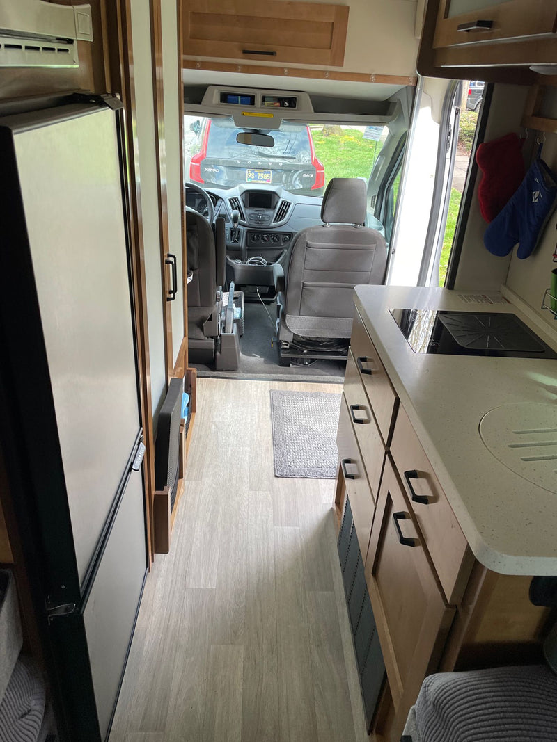  and a comfortable bed.|Cozy RV rental interior with bed — photo 11