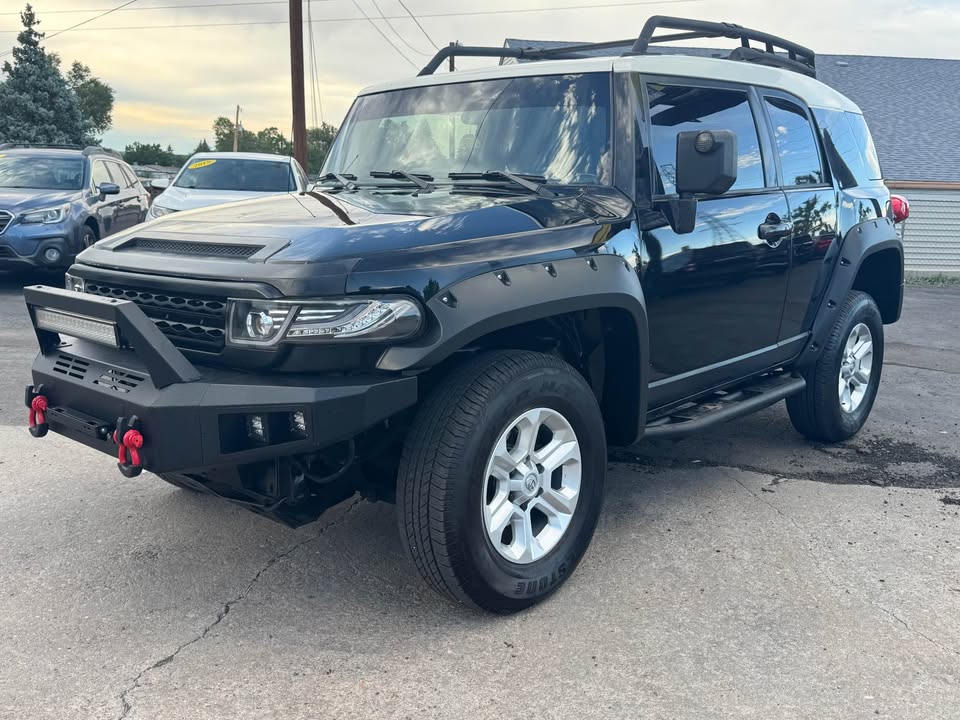 2010 Toyota FJ Cruiser · Sport Utility 2D in Denver, CO (photo 3) — photo 3