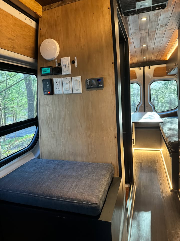 2016 Mercedes-Benz 2500 sprinter rv (170” wheel base) in Portland, OR (photo 8) — photo 8