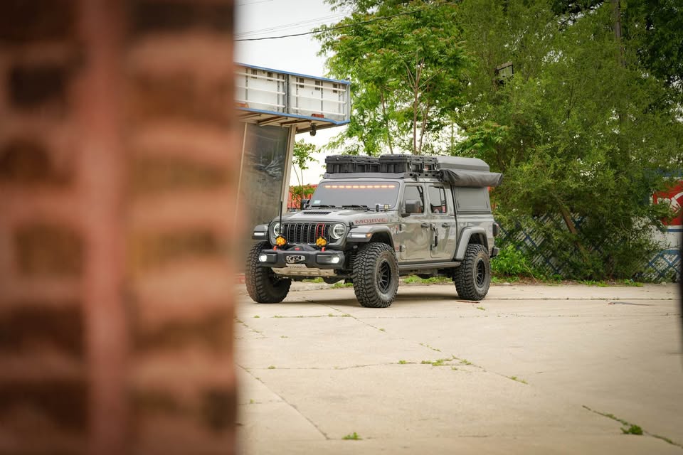 2021 Jeep Gladiator · Mojave Pickup 4D 5 ft in Chicago, IL (photo 7) — photo 7