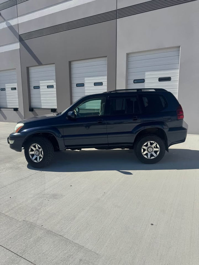 2004 Lexus GX · GX 470 Sport Utility 4D — photo 2