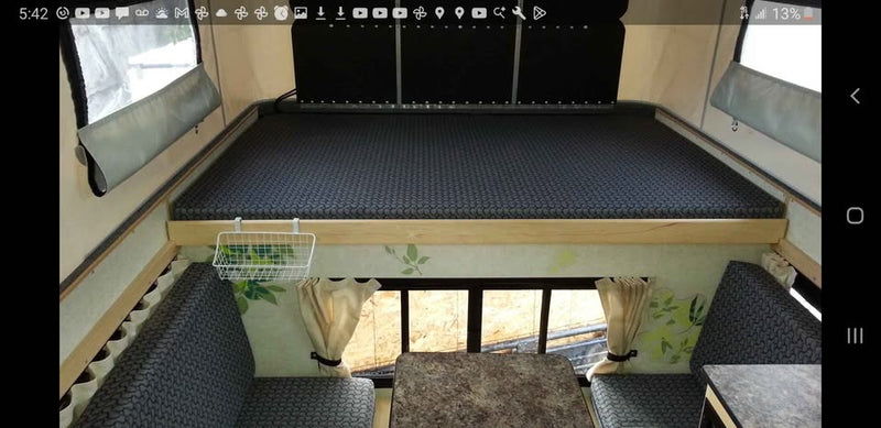 Four wheel camper fleet model front dinette in Denver, CO (photo 5) — photo 5