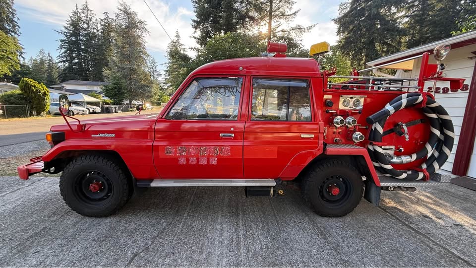 1990 Toyota Landcruiser in Seattle, WA (photo 3) — photo 3