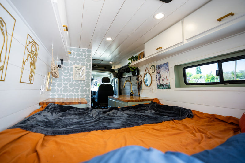  & road ahead.|Cozy RV rental interior with a kitchen — photo 13