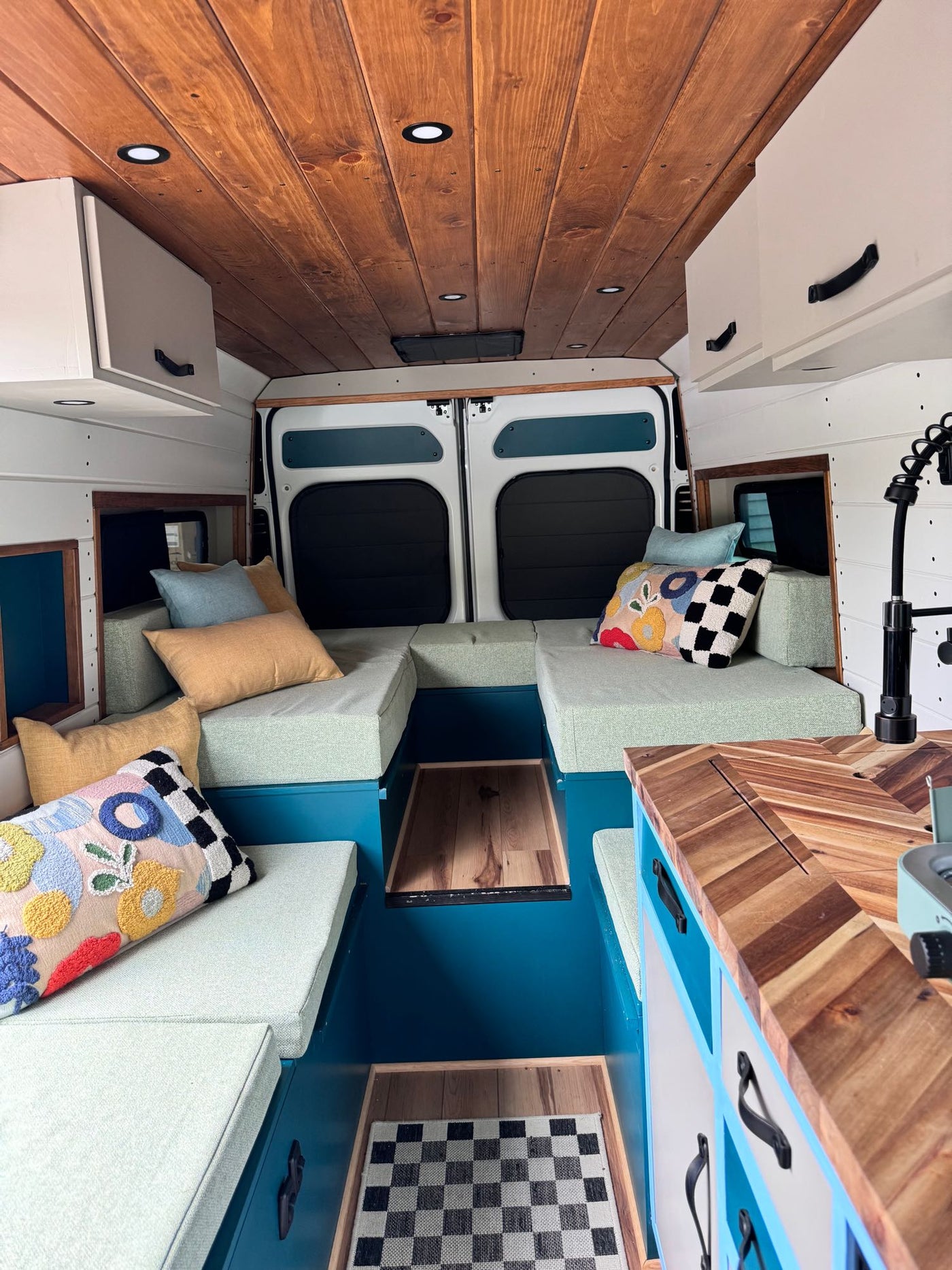 Top Notch Vans - Tela - Seats and Sleeps 2! — photo 6