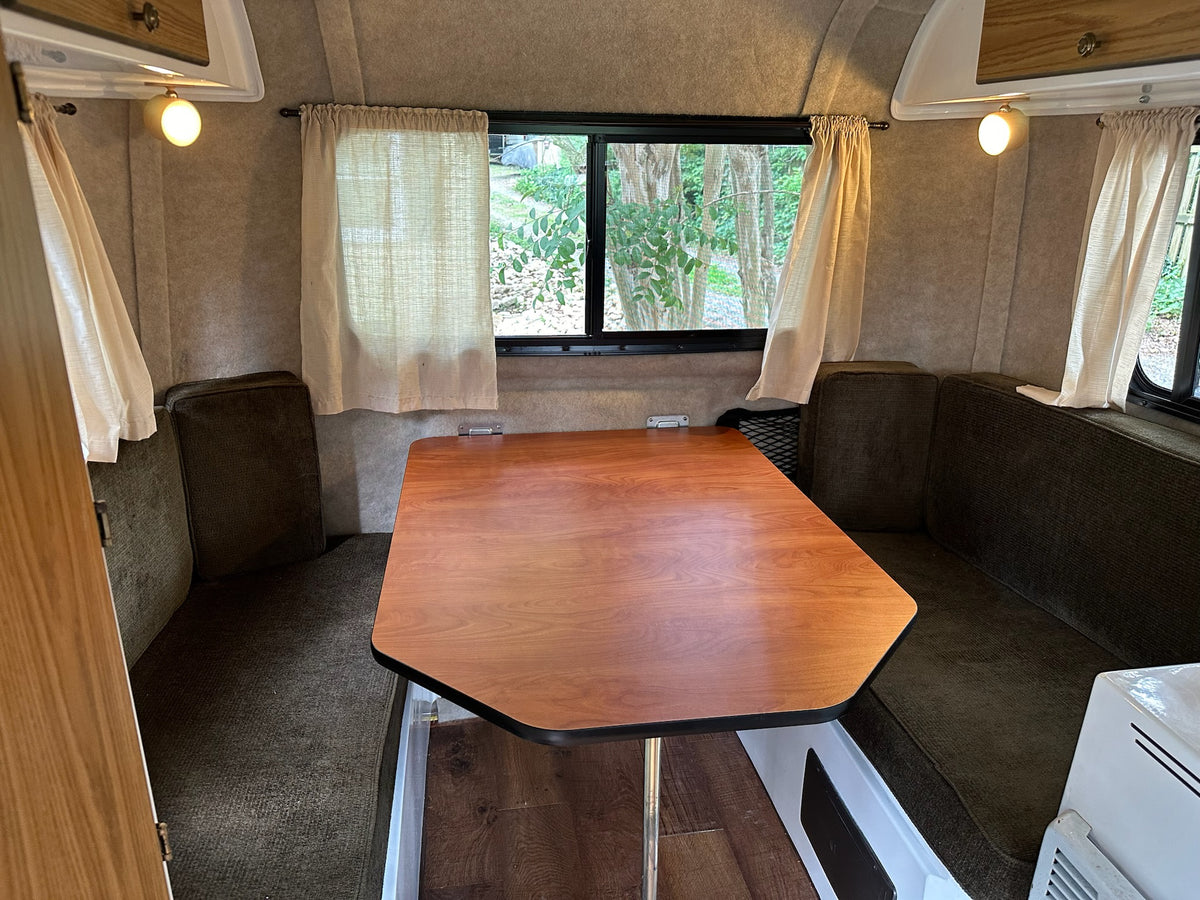 Scamp 13' Travel Trailer (2011) — photo 4