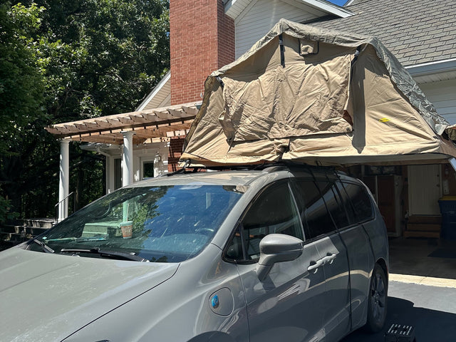 Mini Van with rooftop tent & camping gear including 2 paddle boards. — photo 3