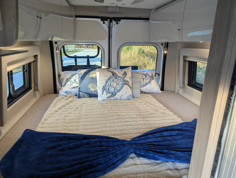 2023 Class B - A/C, 100 mi/day Luxury Van Pop Top — photo 5