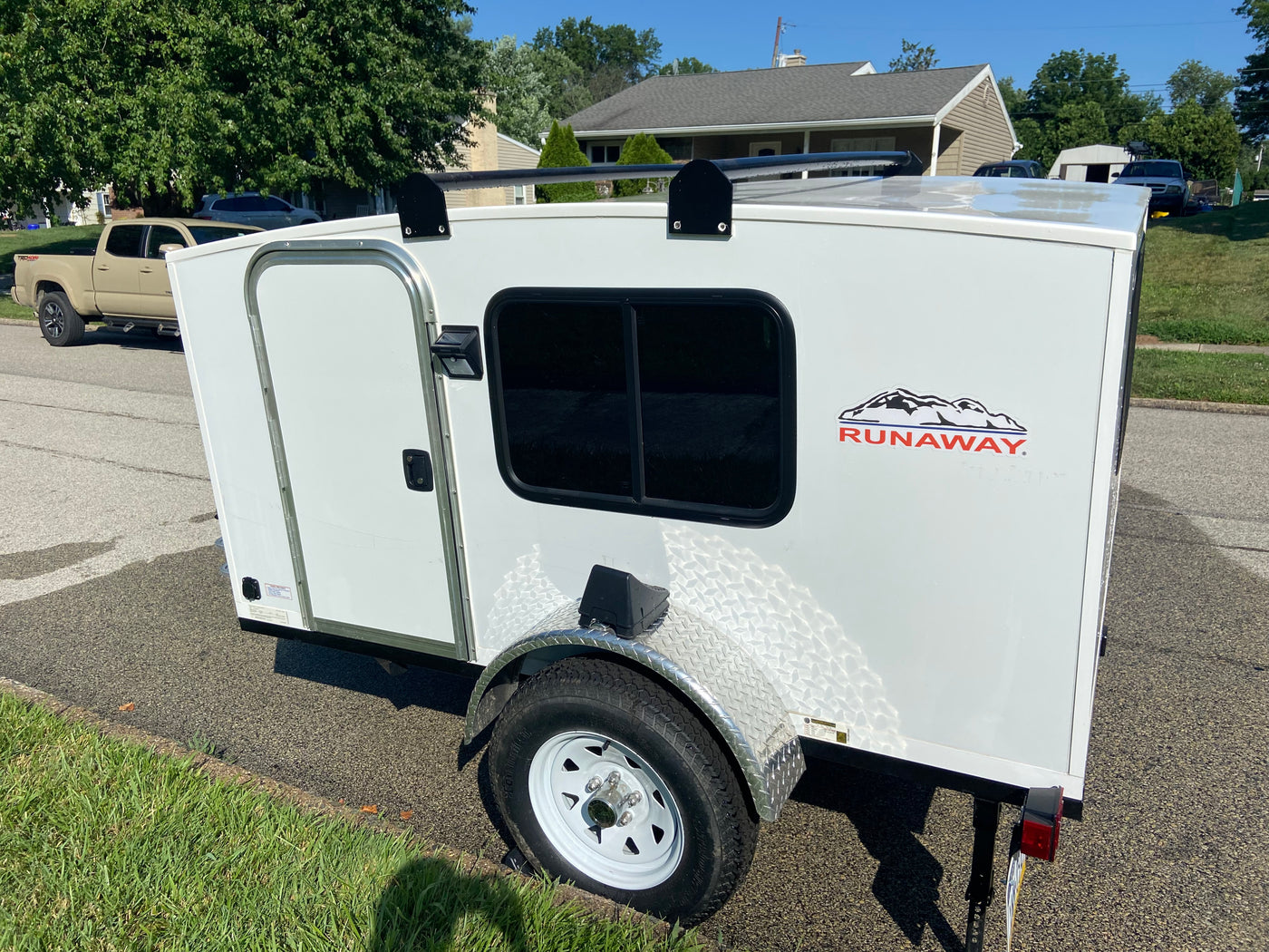 2021 Runaway Campers Rangerunner - Pets Welcome! — photo 17