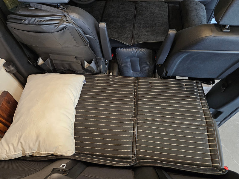  featuring front seats — photo 9