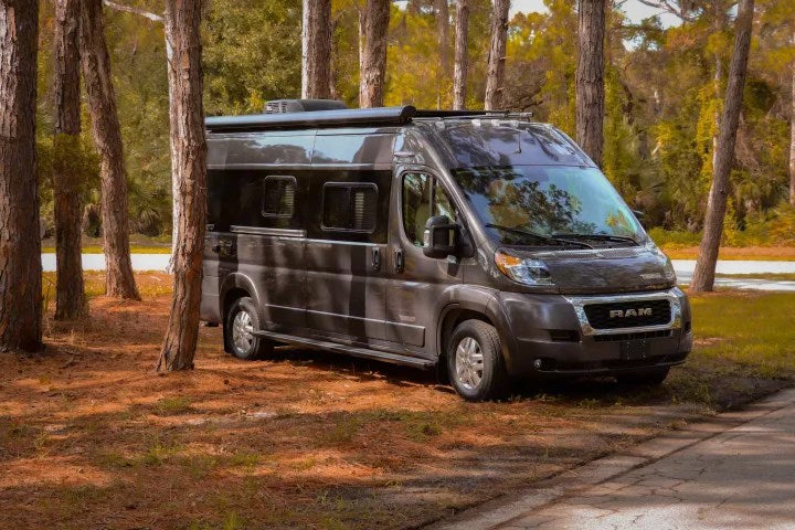 "Lux" 2022 Winnebago 59G, Fully Contained OFF Grid Capable! Air Conditioned — photo 1