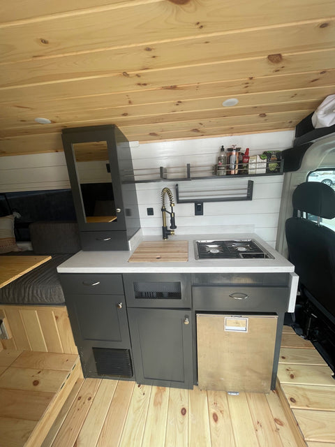 Luxury Adventure Campervan - Yellow — photo 5