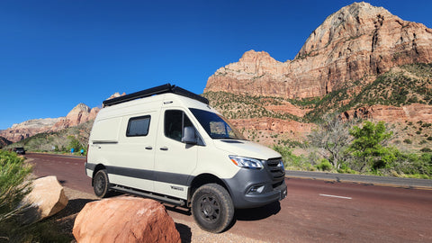 2024 4WD Winnebago Revel 44E "Judy" Unlimited Miles Mighty 5 + Starlink — photo 2