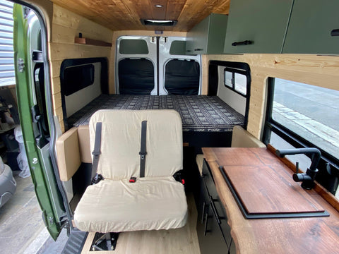 2018 Mercedes Sprinter 144" Wheel-base. Seats 4! — photo 3