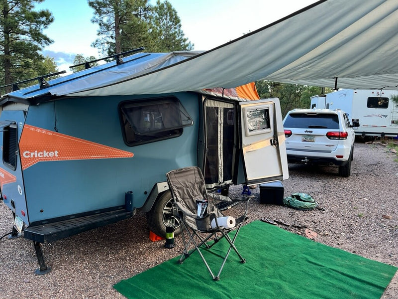  featuring a functional kitchen and stunning outdoor views.|Explore an RV rental: detailed diagram of a pop-up camper highlighting its 6'4" interior height — photo 6