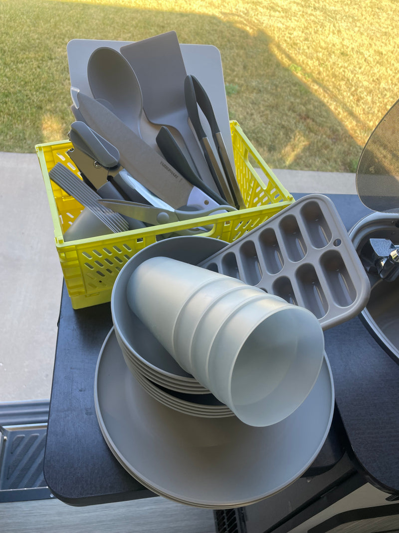 Ready for your RV rental adventure! This kit includes stackable plates, bowls, cups, and versatile kitchen utensils for easy use. — photo 13