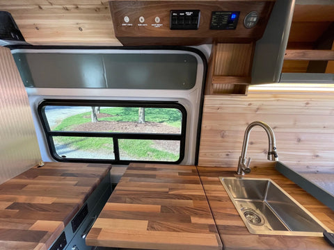 2019 Off Grid Adventure Vans Sarge — photo 4