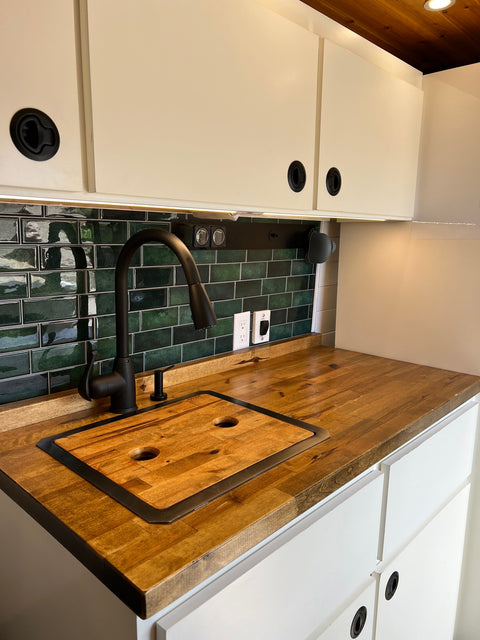 THE Getaway – Custom Built Van | Solar, Kitchen, Dreamy Mattress — photo 2
