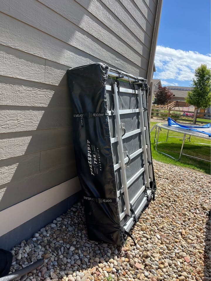 Freespirit Recreation Rooftop Tent with Thule Crossbars in Erie, CO (photo 6) — photo 6