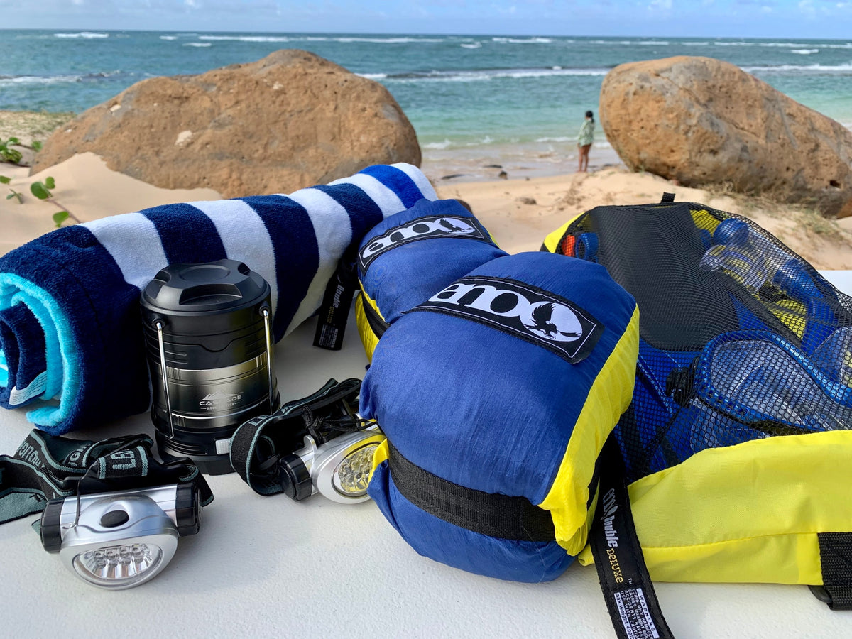 RV rental ready! Beach gear, hammocks, lantern & headlamps set for a relaxing beach day. Enjoy the ocean view! — photo 7