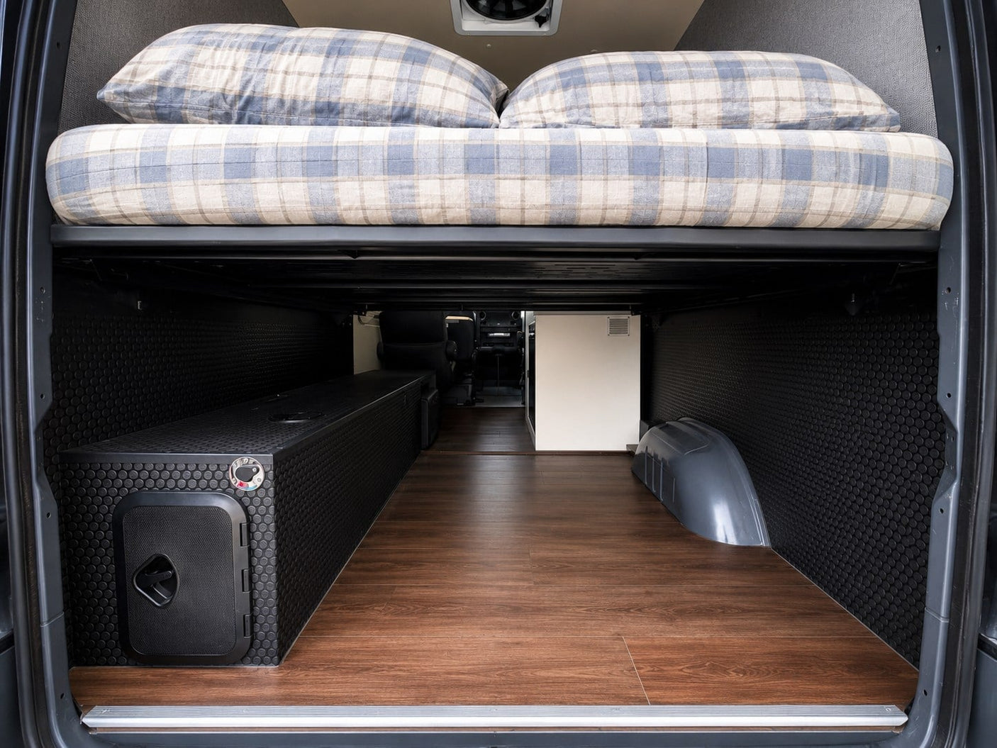 Premium 4x4 Sprinter Adventure Van | King Bed | Starlink | Hot Shower