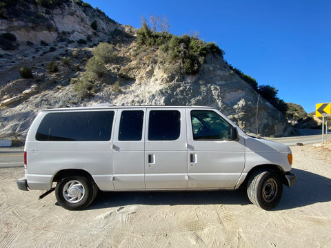2004 Ford E-150 Pet Friendly Sleeps 2 Low Miles — photo 4