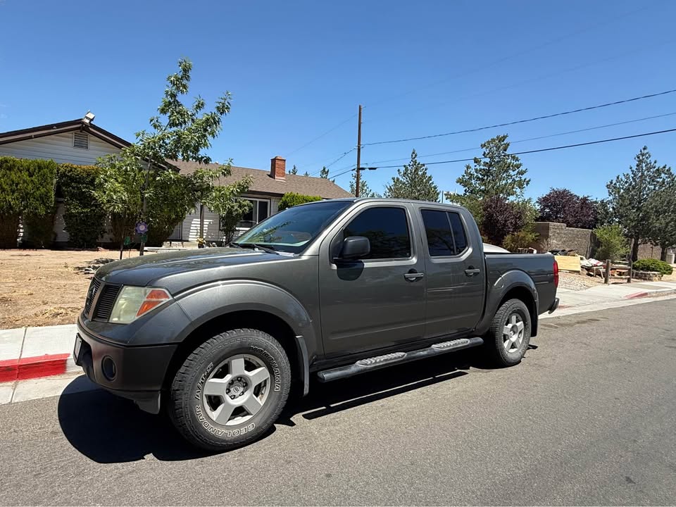 2008 Nissan Frontier Crew Cab SE Pickup 4D 5 ft in Reno, NV (photo 1)