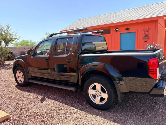 2007 Nissan Frontier Crew Cab · LE Pickup 4D 5 ft — photo 3