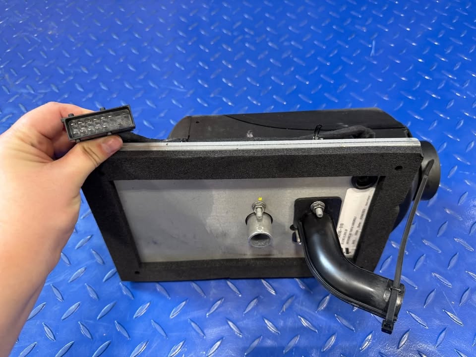 Espar Eberspacher Airtronic D2 12v Diesel Bunk Heater RV Semi Van 2KW 12 volt in Vancouver, WA (photo 3) — photo 3