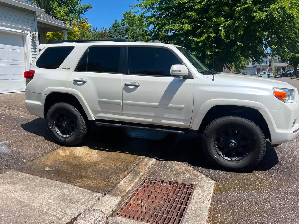 2012 Toyota 4Runner · Limited Sport Utility 4D in Beaverton, OR (photo 3) — photo 3