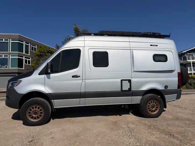 2023 Winnebago Revel 44E mercedes sprinter — photo 3
