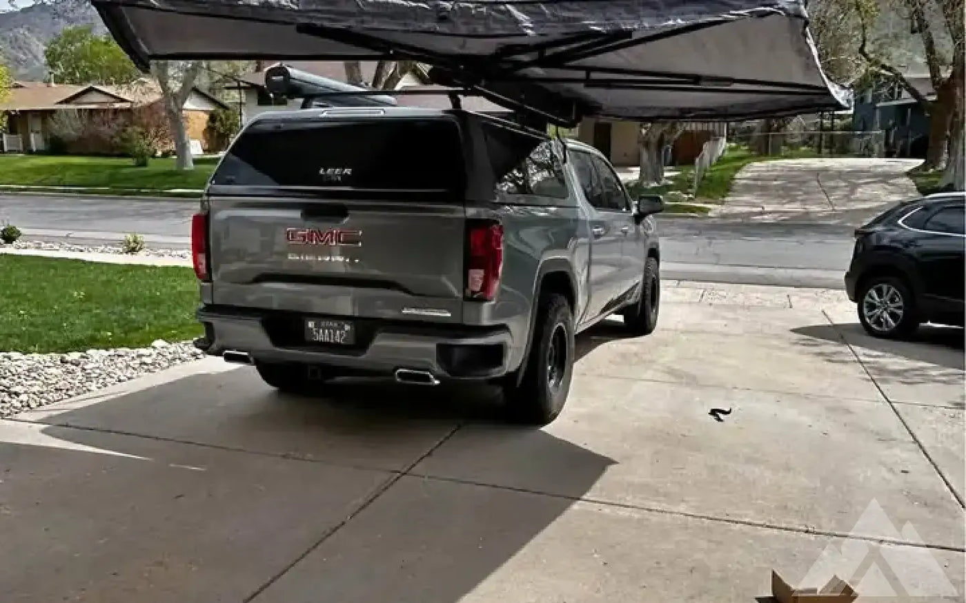 Yakima 270 awning passenger- Like New — used camp awnings for sale — photo 1
