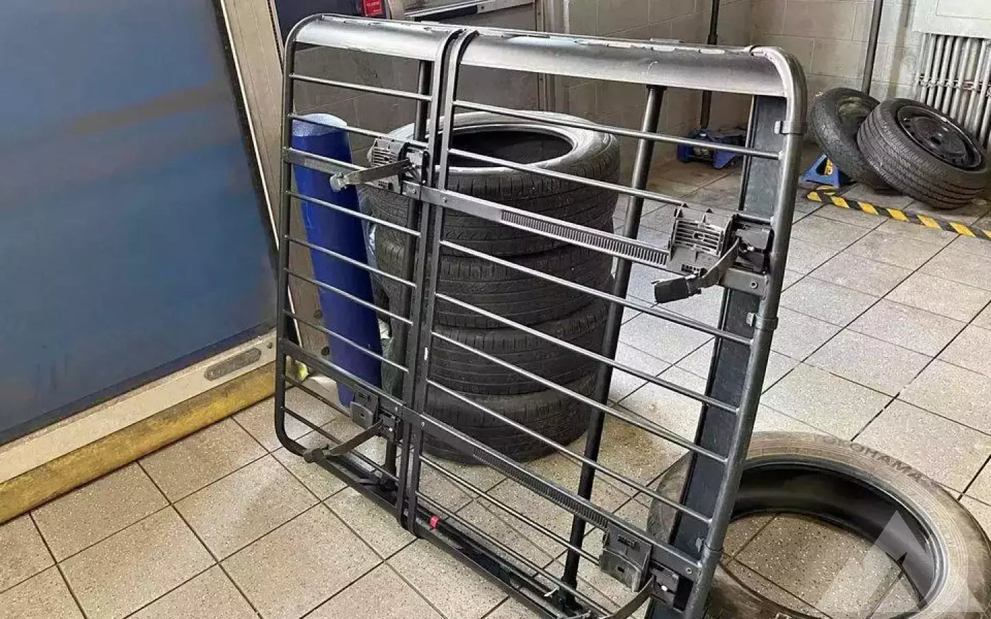 Yakima OffGrid Large Roof Basket — used racks for sale (photo 4) — photo 4