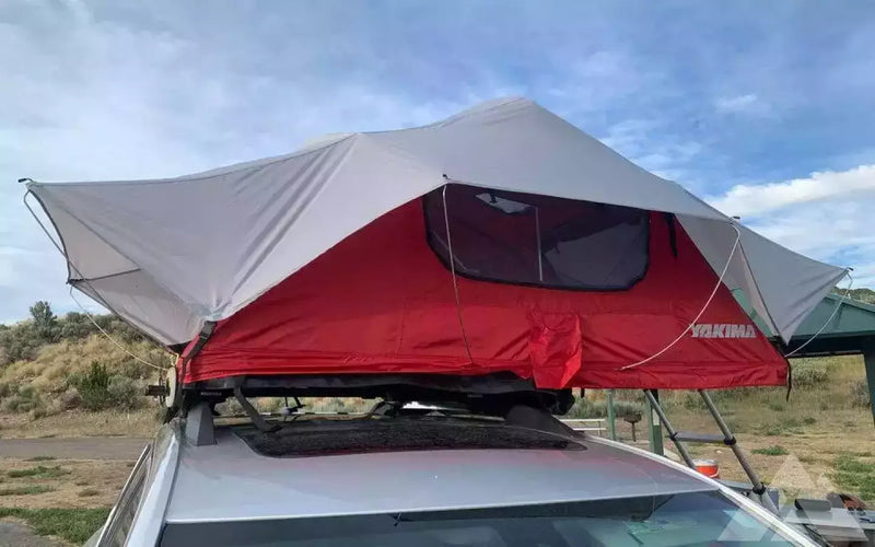 Yakima Skyrise medium — used rooftop tents for sale (photo 4) — photo 4