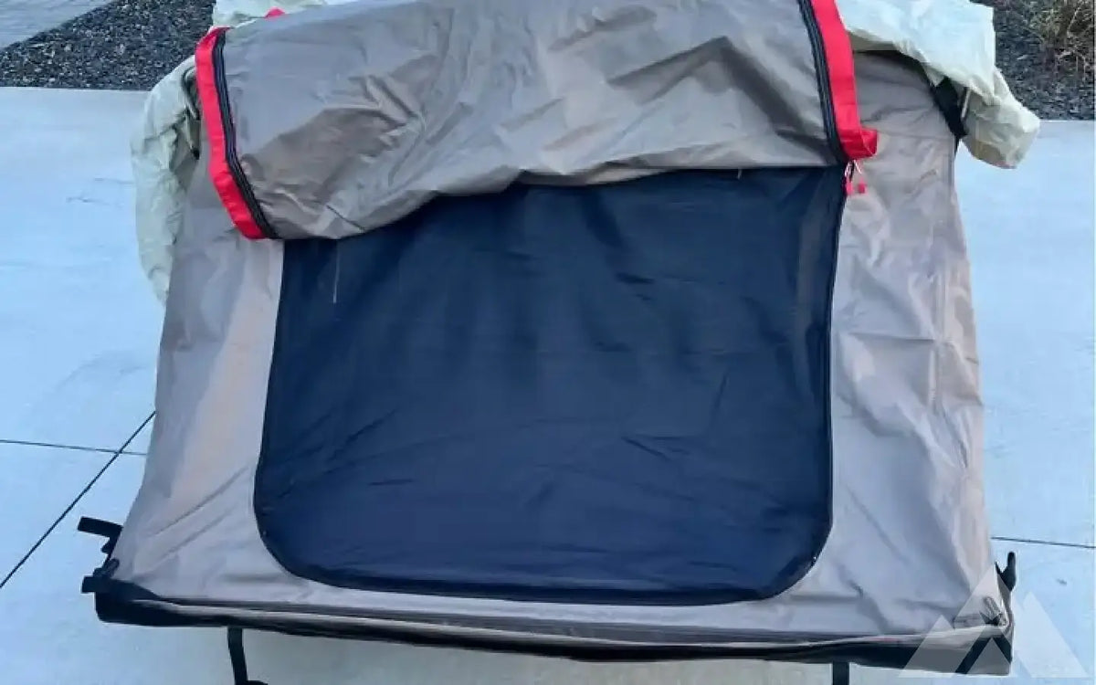 Yakima Skyrise Rooftop tent — used rooftop tents for sale (photo 5) — photo 5