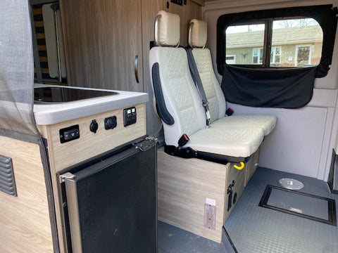 Family Adventure Van I Seats 4 I Sleeps 4 I Heated I 2021 Winnebago Solis — photo 3