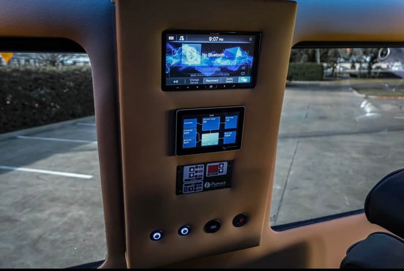  and digital control panel.|Premium black leather — photo 8