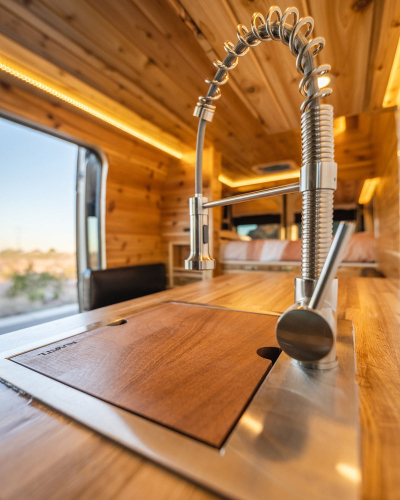Off-Grid Campervan - Pro-Converted Ram Promaster 2500 — photo 8