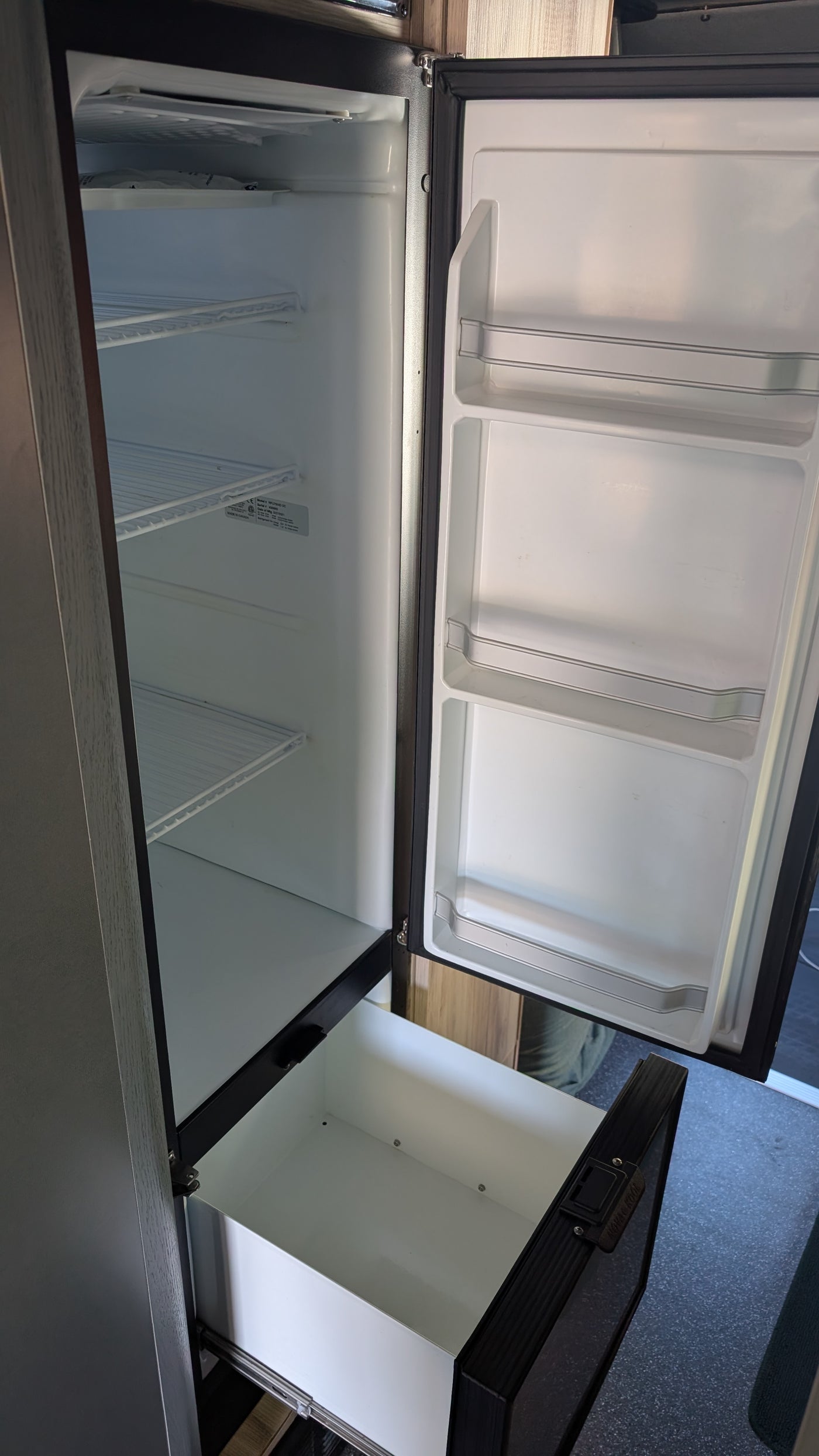 Airsteam Insterstate 24x - Luxury Off the Grid Van — photo 13