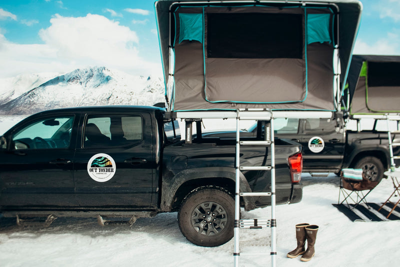 Discover snowy Alaska mountains! Black pickup truck with roof-top tent. A practical RV rental for your next outdoor adventure. — photo 6