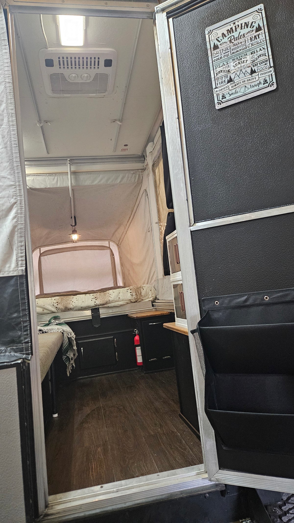 Adventure-Ready 2006 Fleetwood Neon Popup Camper — photo 6