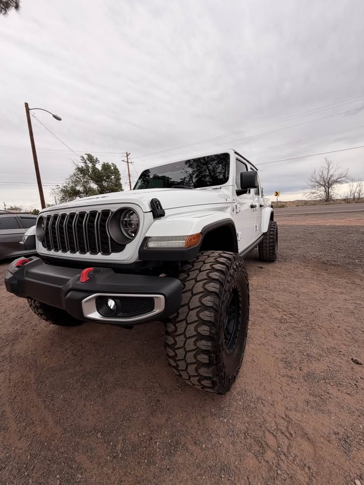 2020 Jeep Gladiator · Overland Pickup 4D 5 ft in Phoenix, AZ (photo 4) — photo 4