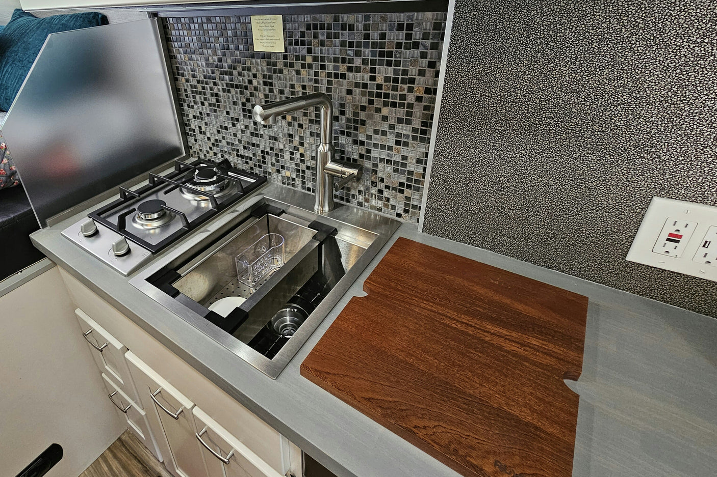 Endless Horizon Extended: Your Luxury Micro-RV
