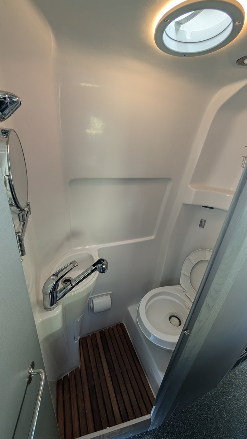 Airsteam Insterstate 24x - Luxury Off the Grid Van — photo 14