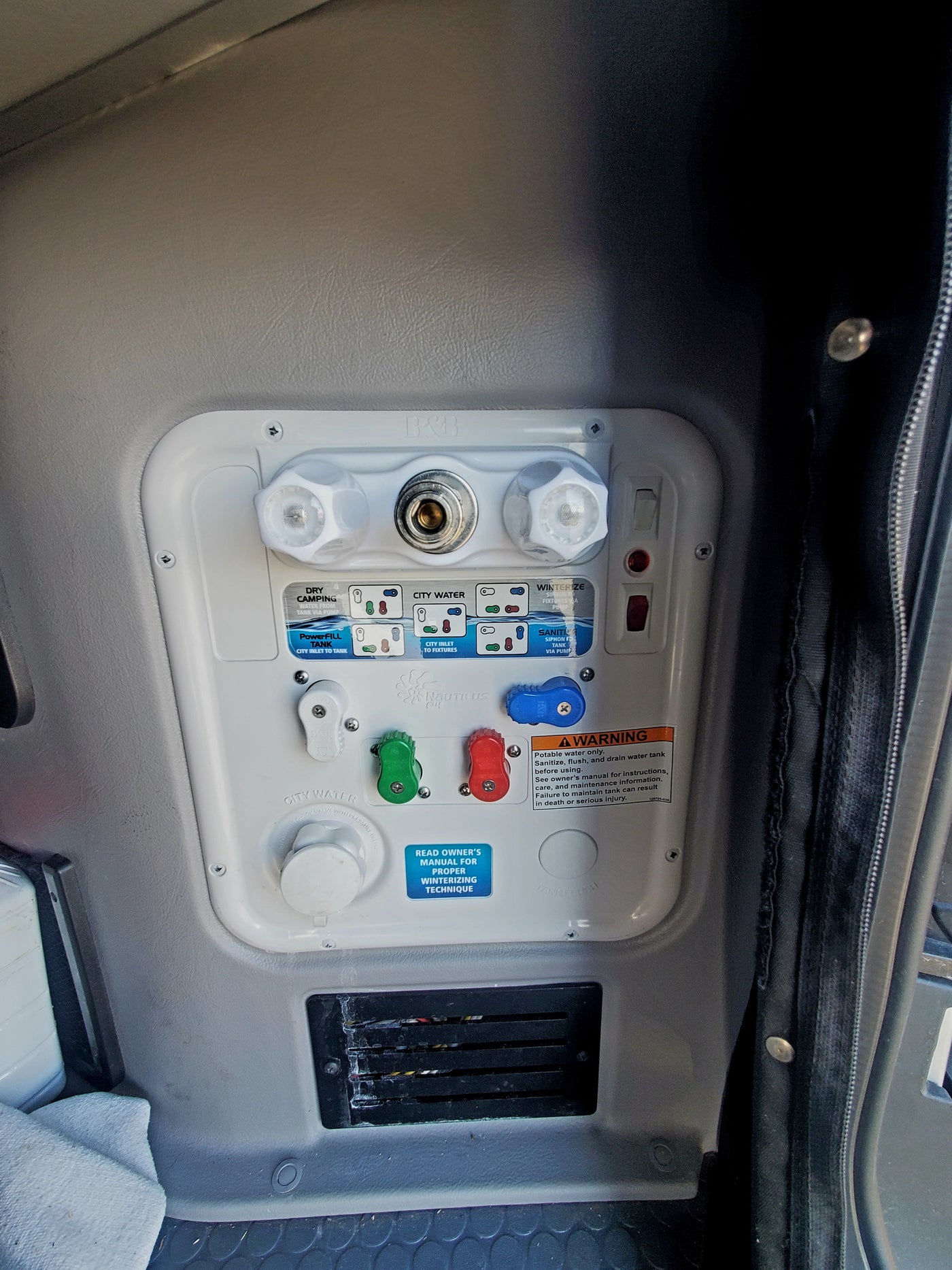2020 Winnebago Revel on Mercedes-benz Sprinter chassis 4X4. — photo 18