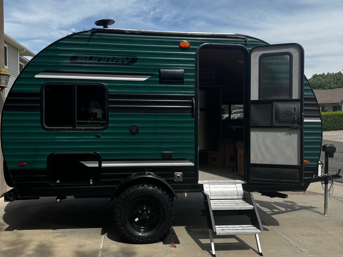  ready for your next RV rental camping adventure!|Electric jack controls (ON/OFF — photo 2