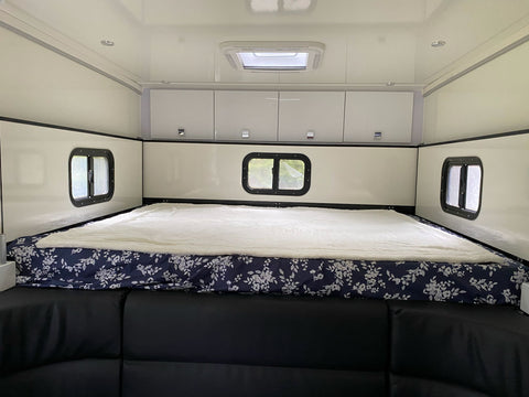 Ibex Truck Camper on 4x4 Ram 3500. Ideal for your off road adventure — photo 3