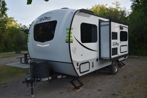 New Flagstaff E-Pro - Lightweight trailer with all the amenities! — photo 5